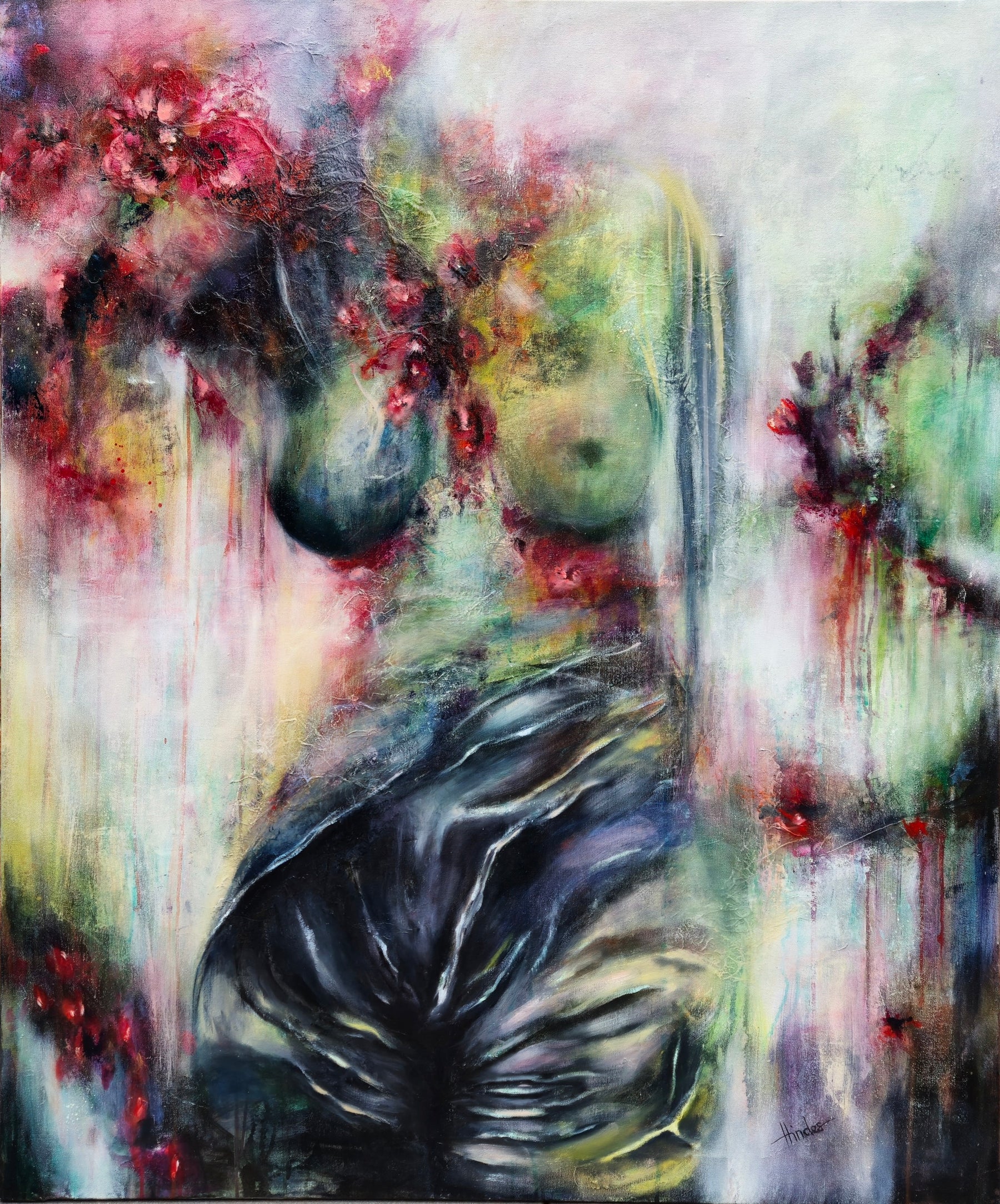 „Eternity“ — eine aufgelöste Figur zwischen roten Blüten und dunklen Farbläufen, in Grün, Weiß und Karmin.